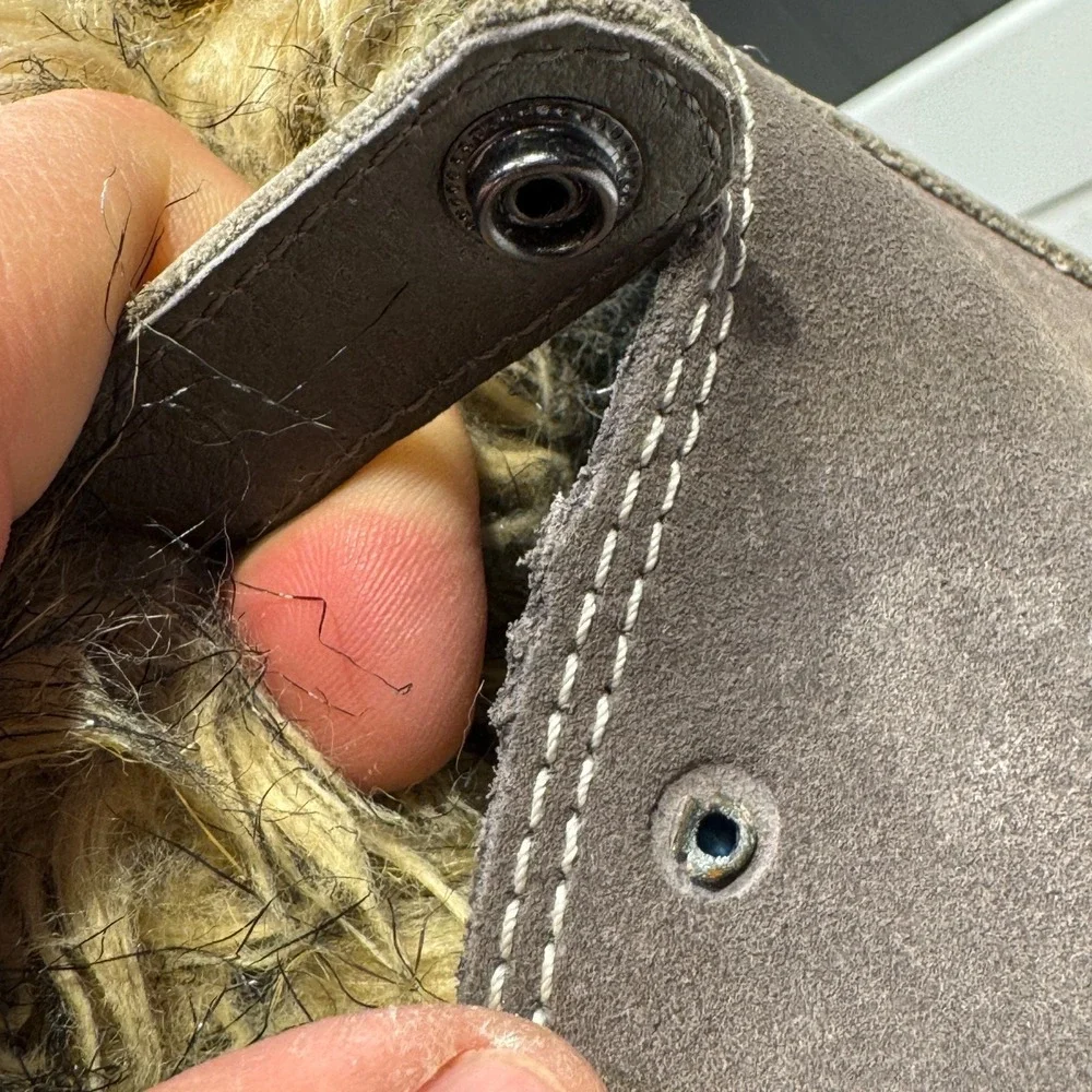 Sorel one buttons